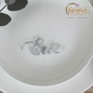 Namenschriftzüge aus verspiegeltem Acrylglas